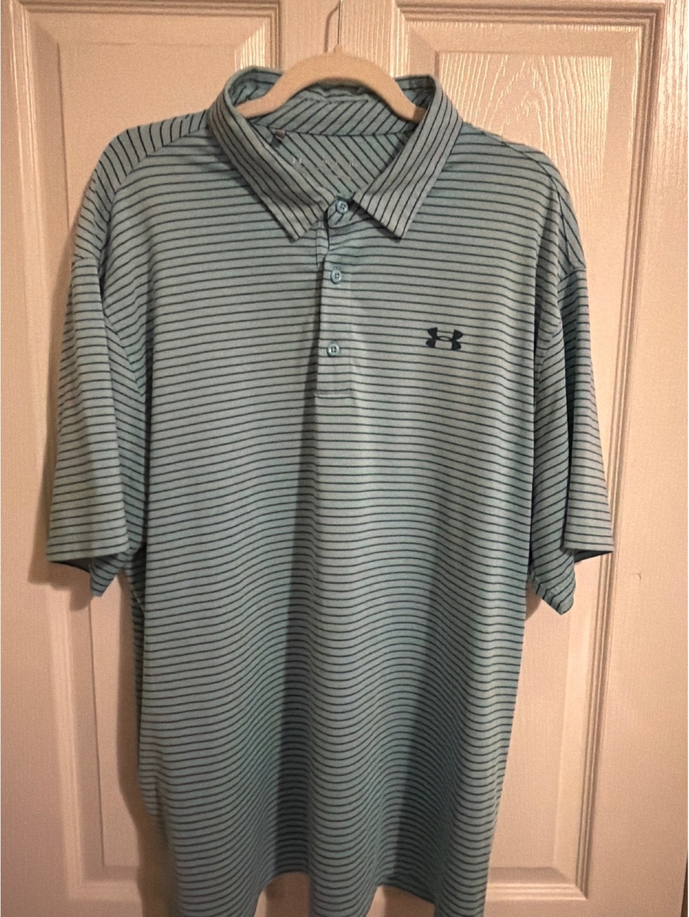 Under Armour Men's Loose Fit HeatGear Polo Shirt 2XL Light Blue Striped
